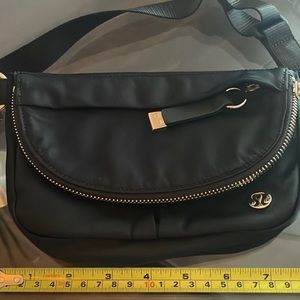 lululemon all night festival micro bag